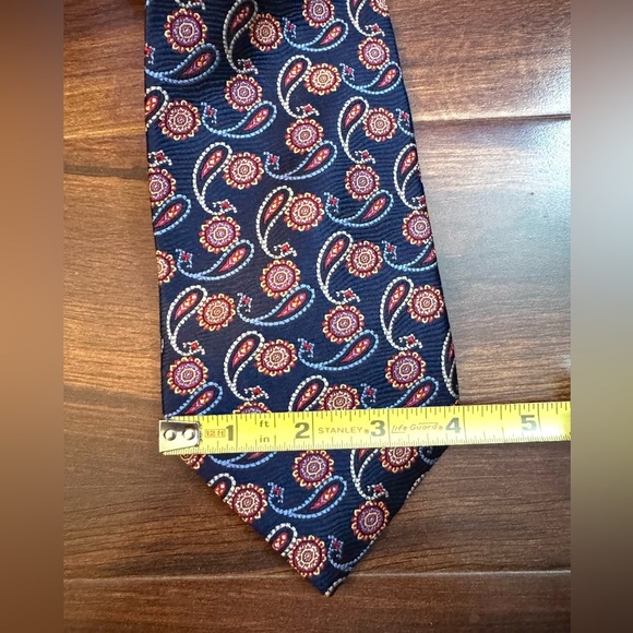 JOS A. BANK Silk Navy Paisley Design Tie Made In Italy - Picture 9 of 10